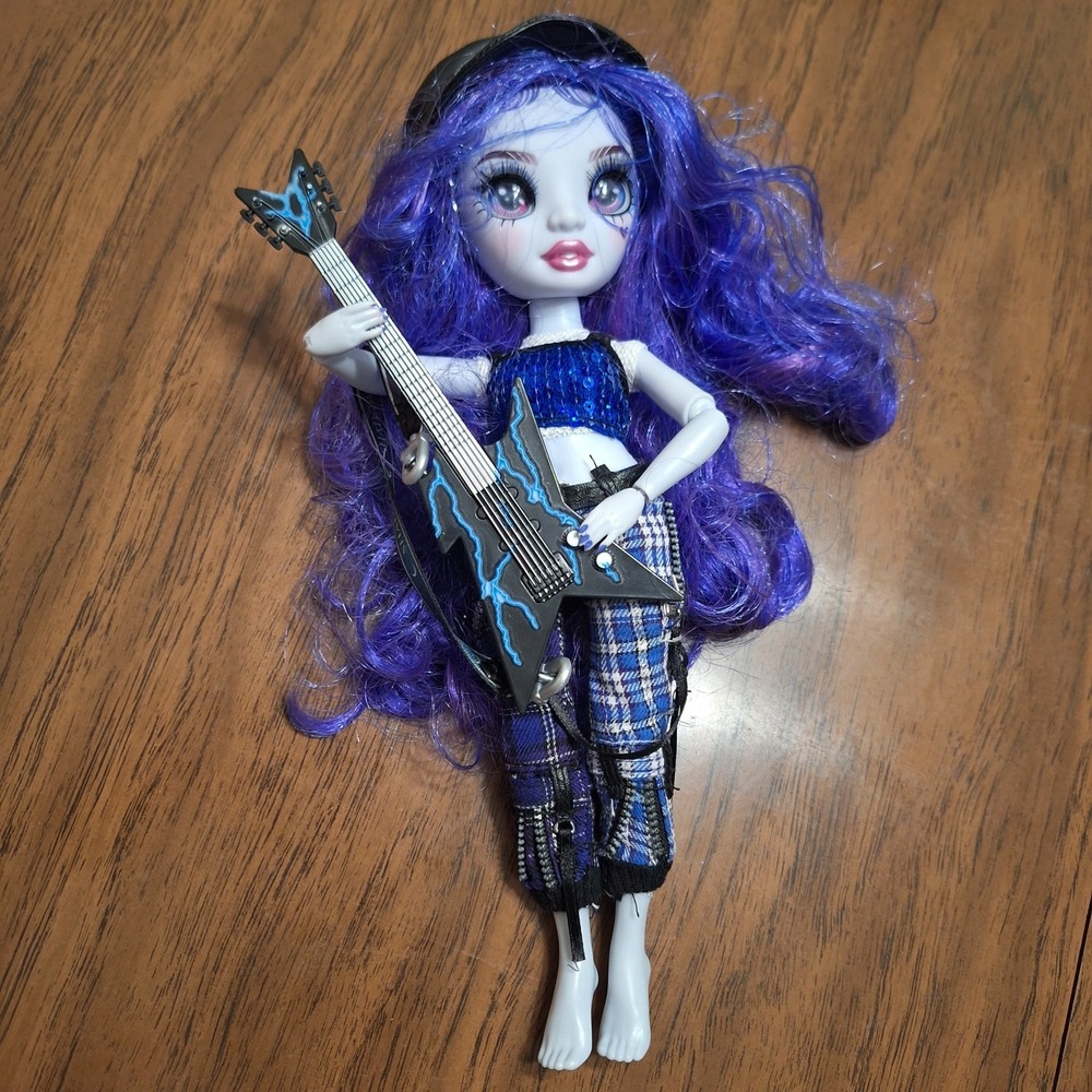 Shadow High Uma Vanhoose Rainbow Vision Designer Outfits Guitar Hat MGA Purple